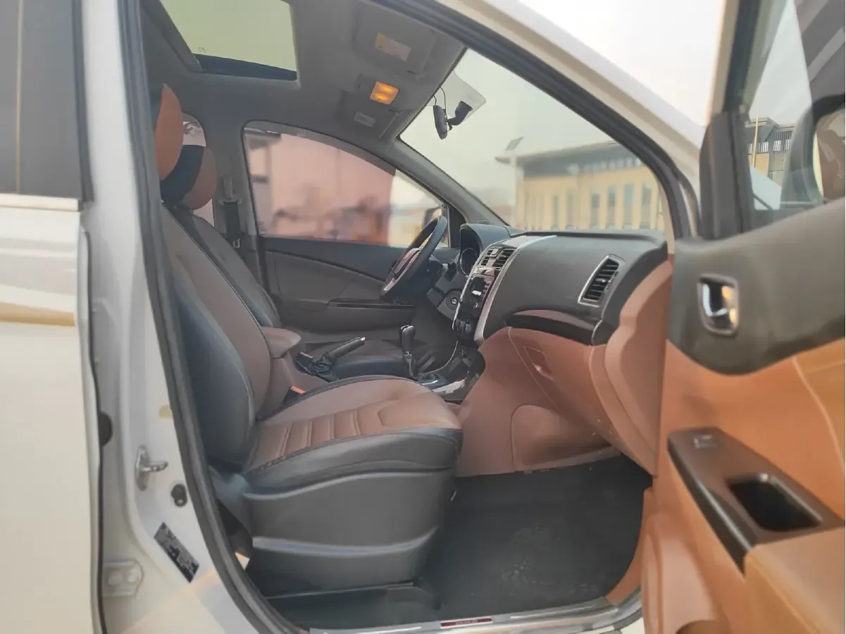 2016 DongFeng Forthing SX6 1.6L 122HP L4 5MT,autocango,china used car exporter,china ev exporter,chinese used car exporter,chinese used ev exporter