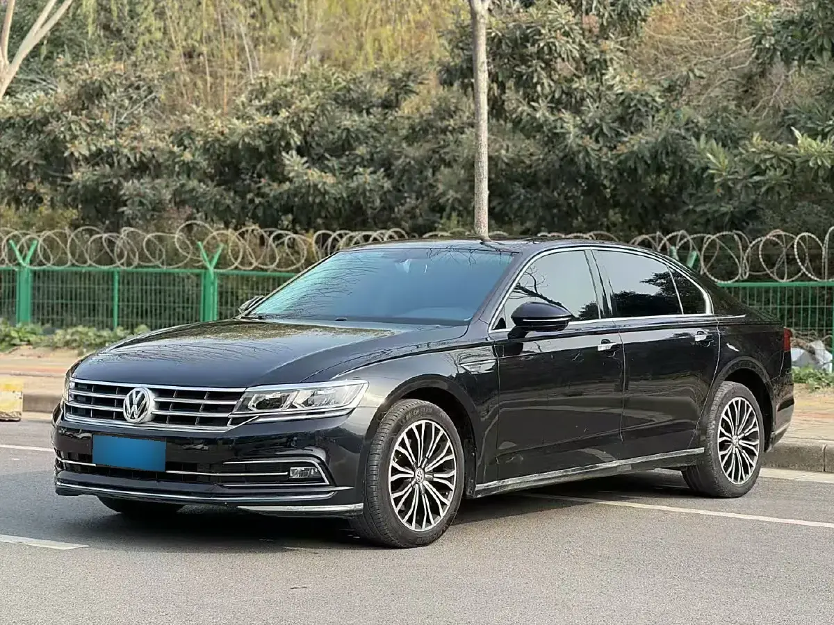 2018 Volkswagen Phideon 2.0T 224HP L4 7DCT