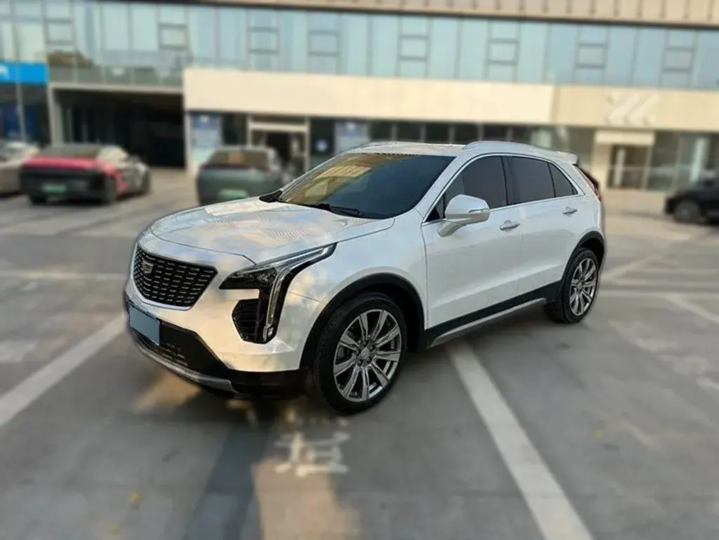 2018 Cadillac XT4 2.0T 241HP L4 9AT