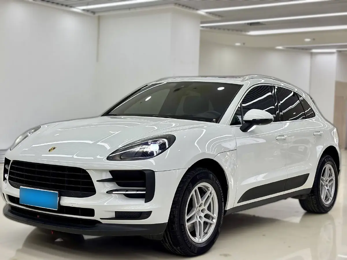 2018 Porsche Macan 2.0T 252HP L4 7DCT