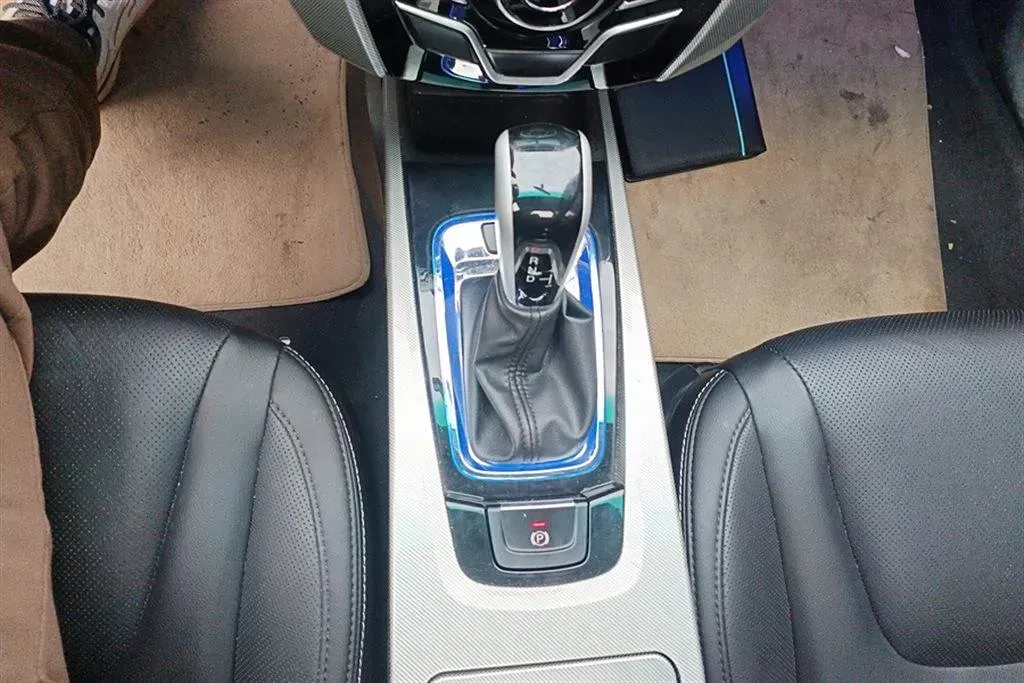 2015 Luxgen 6 SUV 1.8T 180HP L4 6AT,autocango,china used car exporter,china ev exporter,chinese used car exporter,chinese used ev exporter