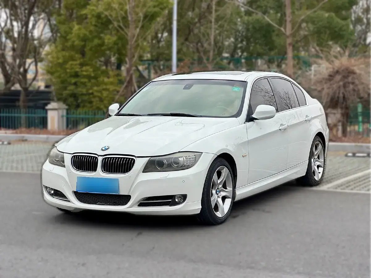 2011 BMW 3 Series 2.5L 218HP L6 6AT