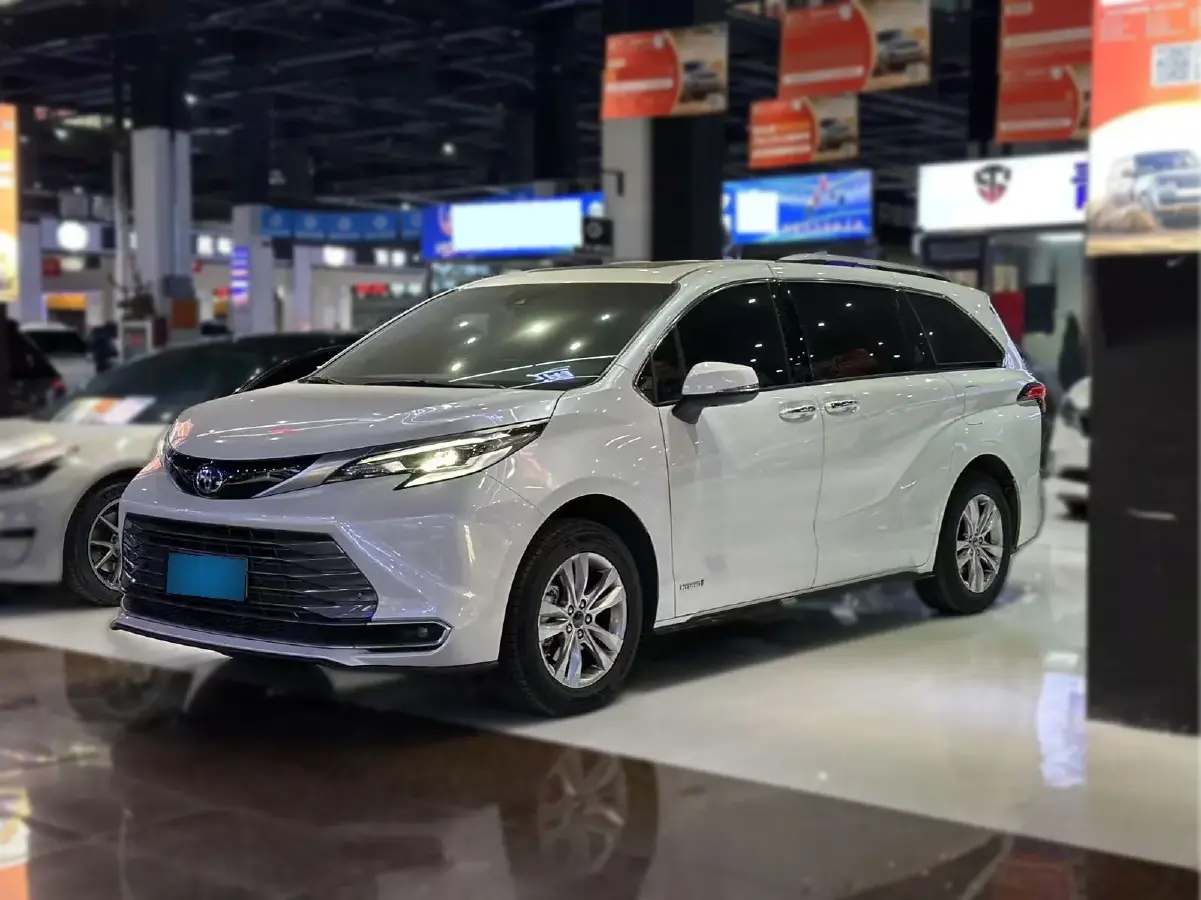 2021 Toyota Sienna 2.5L 192HP L4 E-CVT Hybrid