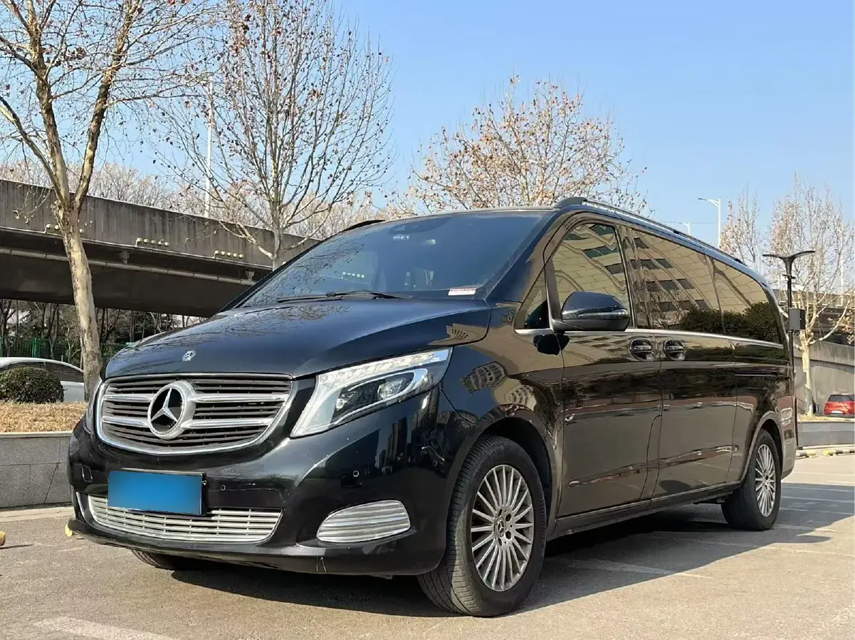 2018 Mercedes-Benz V Class 2.0T 211HP L4 7AT