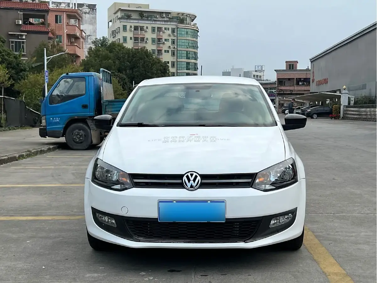 2011 Volkswagen Polo 1.6L 105HP L4 6AT
