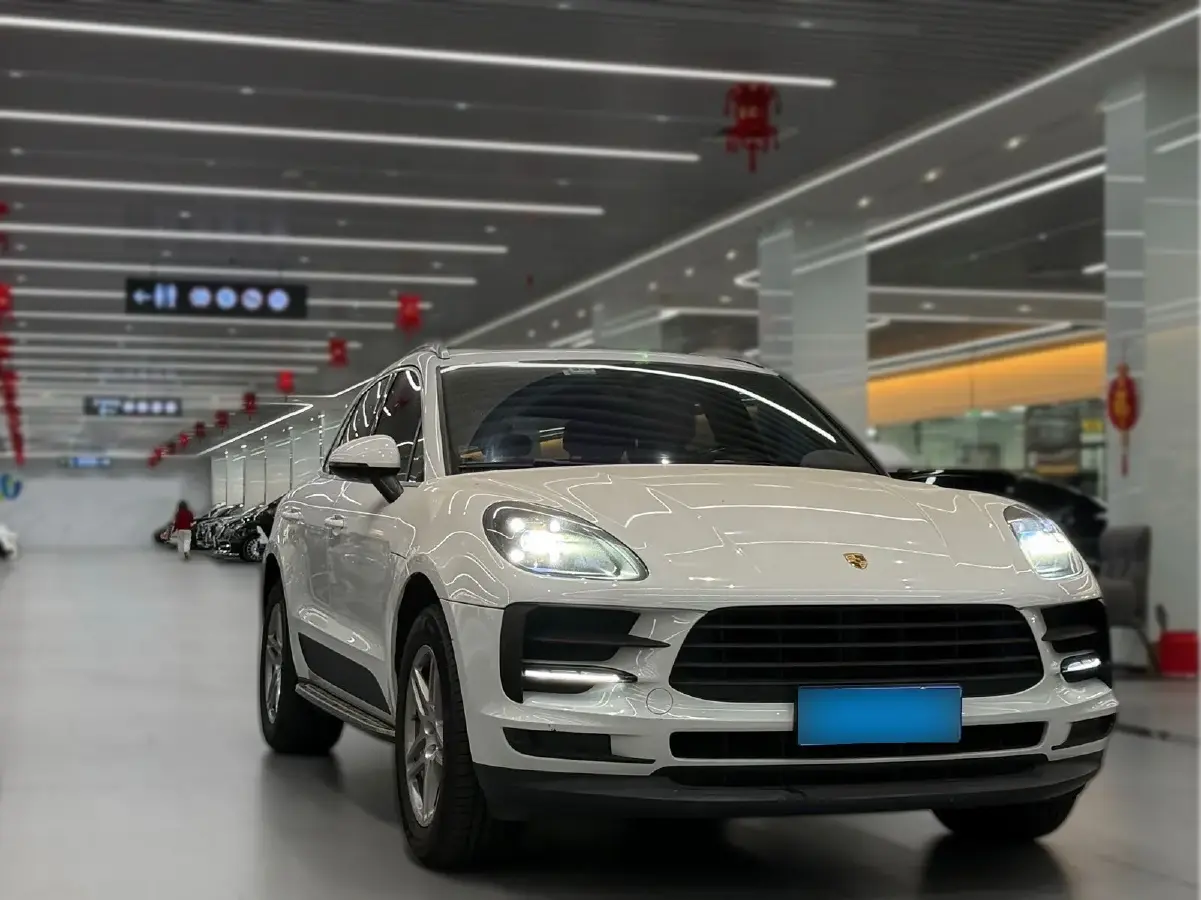 2020 Porsche Macan 2.0T 252HP L4 7DCT