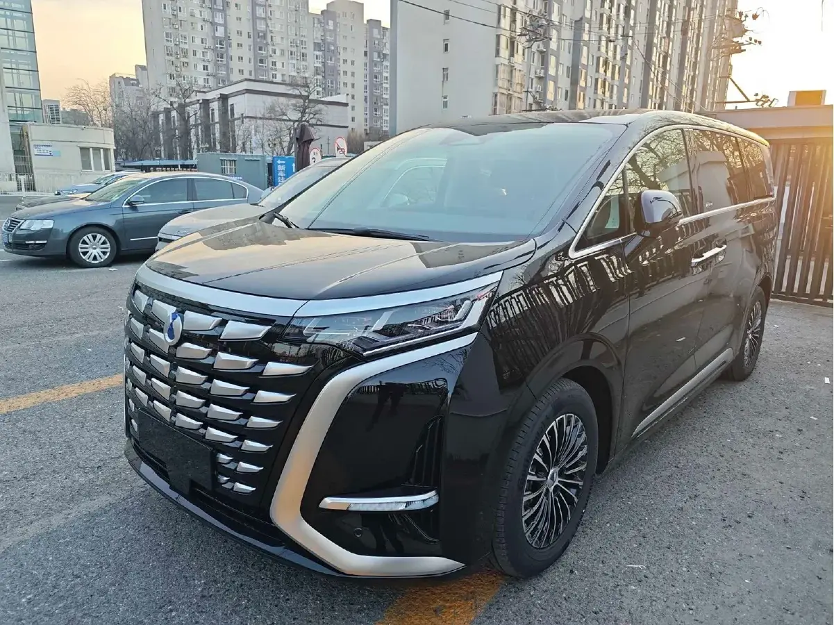 2024 Denza D9 1.5T 139HP L4 E-CVT PHEV 40KWH