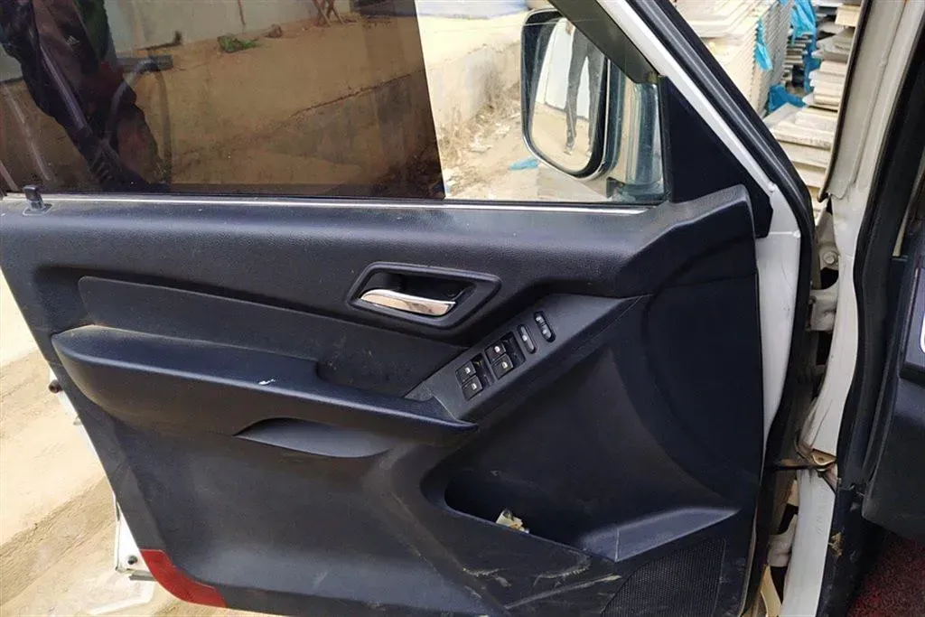 2015 Leopaard Q6 2.4L 147HP L4 5MT,autocango,china used car exporter,china ev exporter,chinese used car exporter,chinese used ev exporter