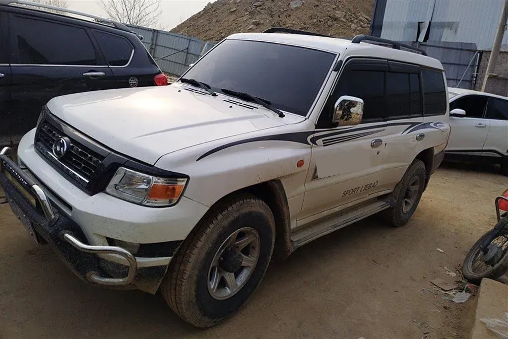 2015 Leopaard Q6 2.4L 147HP L4 5MT,autocango,china used car exporter,china ev exporter,chinese used car exporter,chinese used ev exporter