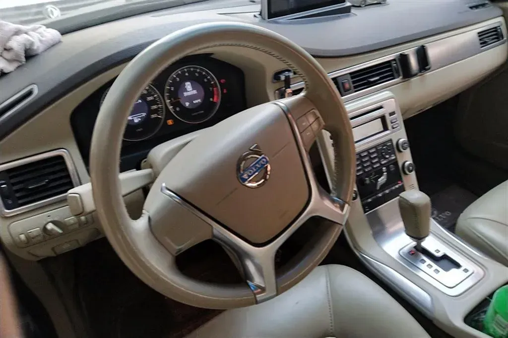 2011 Volvo S80L 2.0T 203HP L4 6DCT,autocango,china used car exporter,china ev exporter,chinese used car exporter,chinese used ev exporter