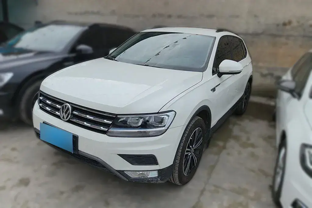 2020 Volkswagen Tiguan L 2.0T 186HP L4 7DCT