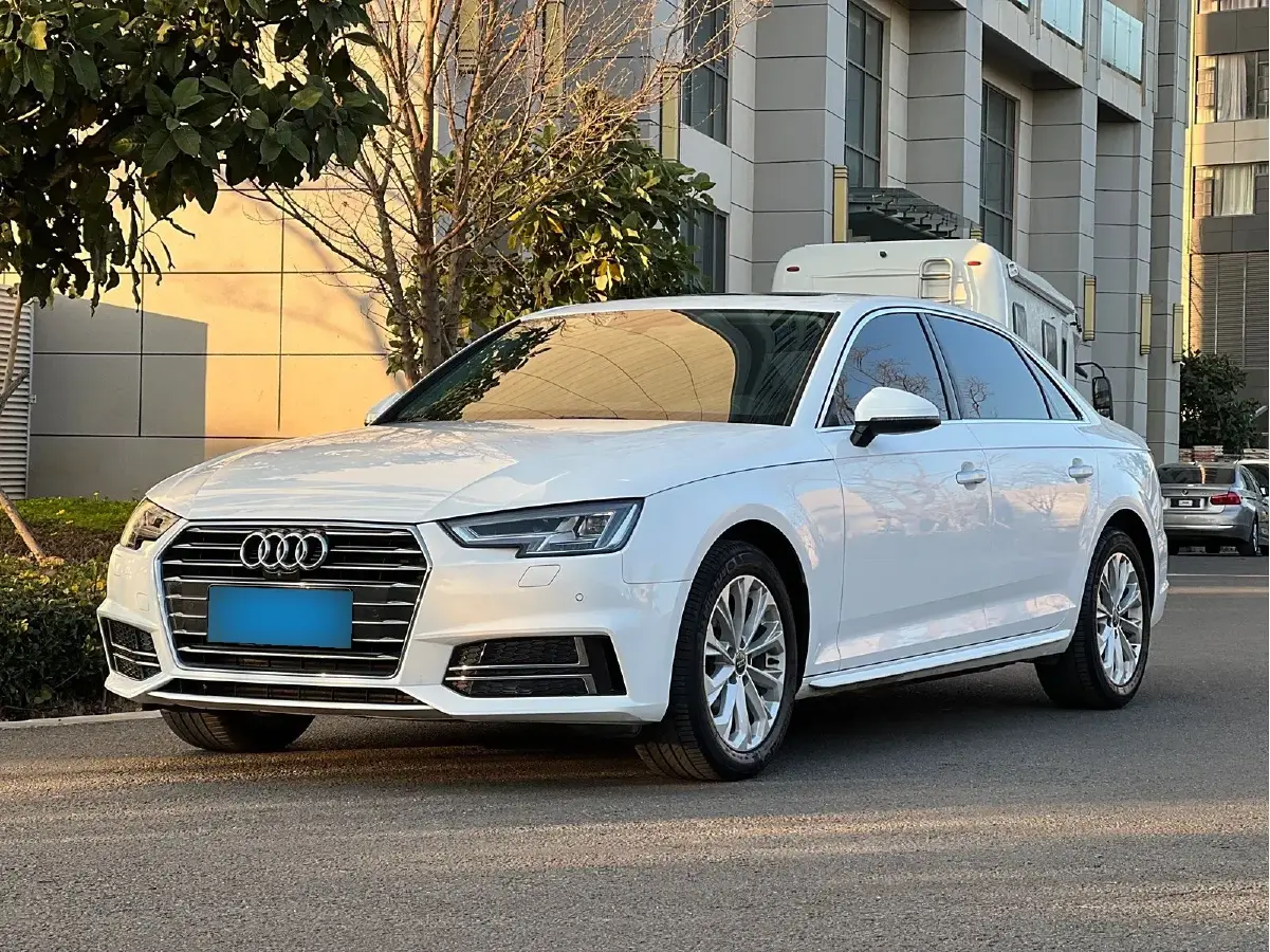 2019 Audi A4L 2.0T 190HP L4 7DCT