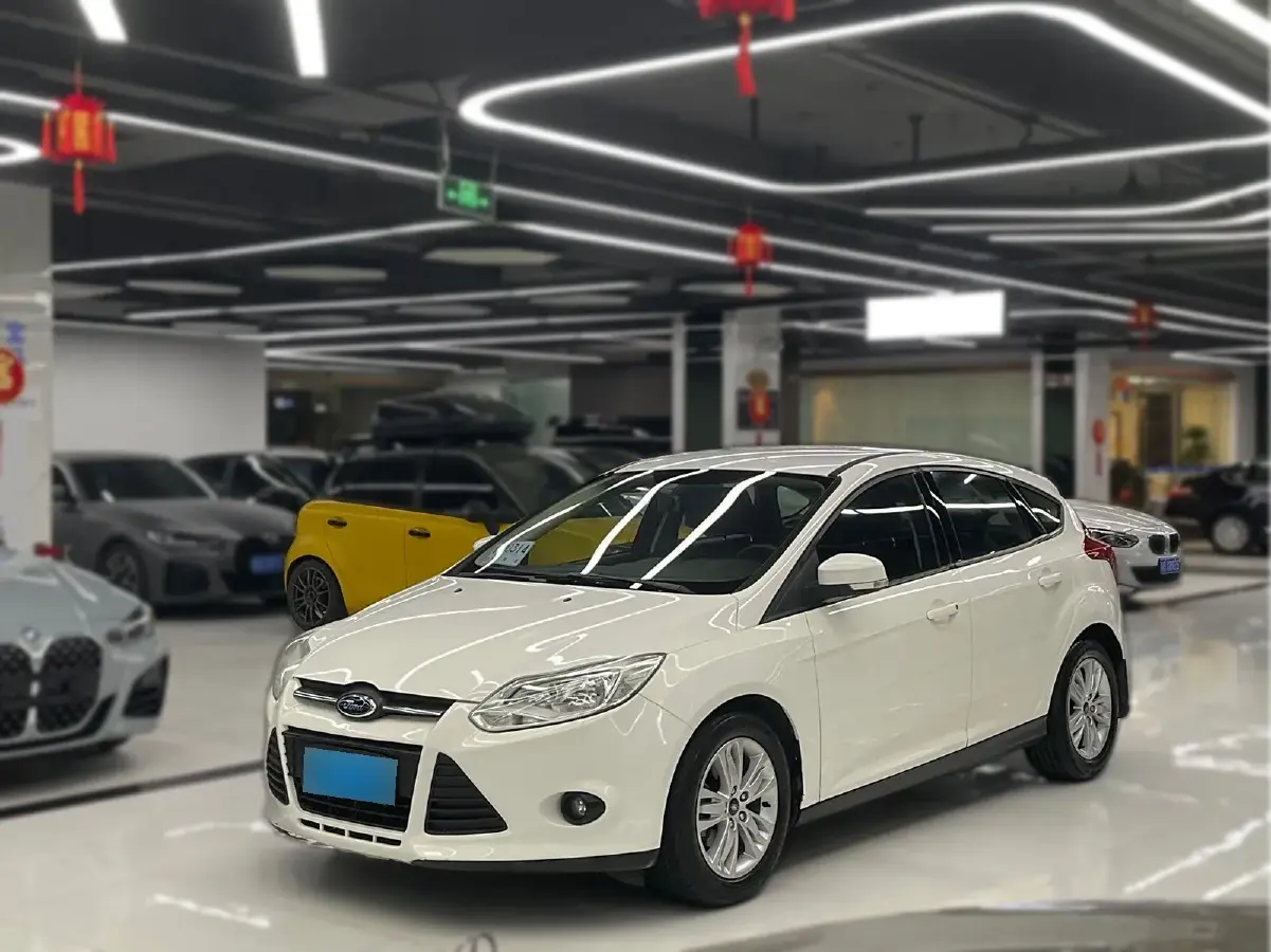 2012 Ford Focus 1.6L 125HP L4 5MT