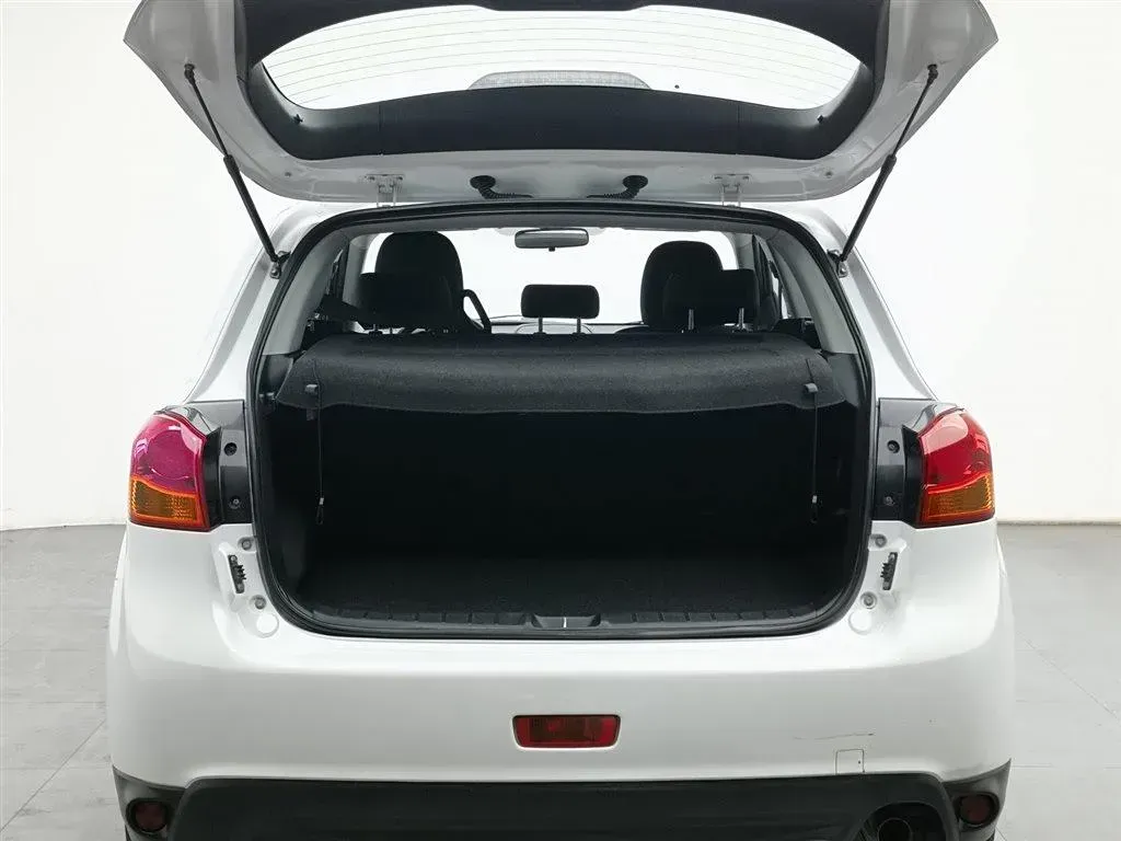 2013 Mitsubishi ASX 2.0L 167HP L4 5MT,autocango,china used car exporter,china ev exporter,chinese used car exporter,chinese used ev exporter