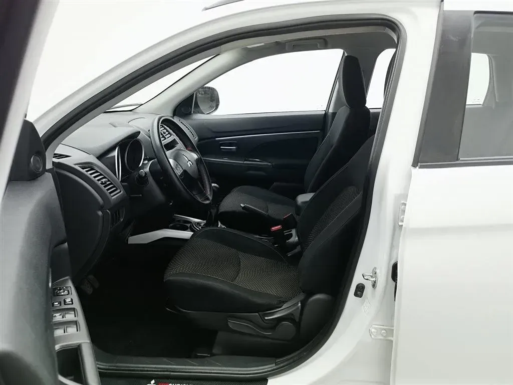 2013 Mitsubishi ASX 2.0L 167HP L4 5MT,autocango,china used car exporter,china ev exporter,chinese used car exporter,chinese used ev exporter