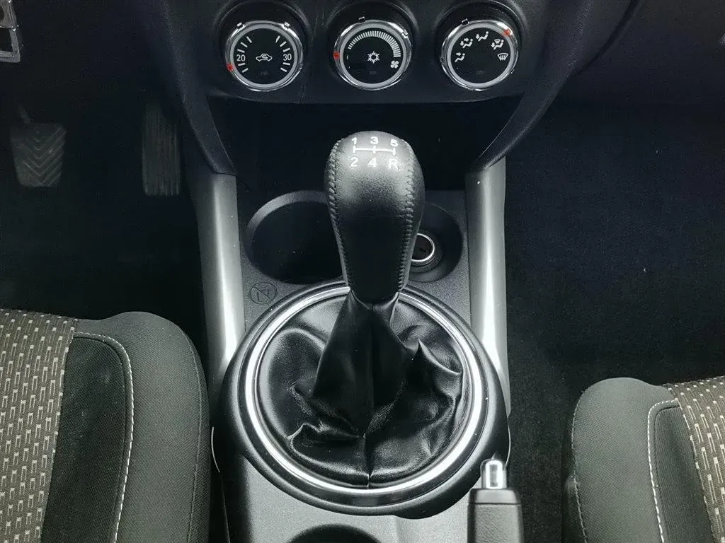 2013 Mitsubishi ASX 2.0L 167HP L4 5MT,autocango,china used car exporter,china ev exporter,chinese used car exporter,chinese used ev exporter