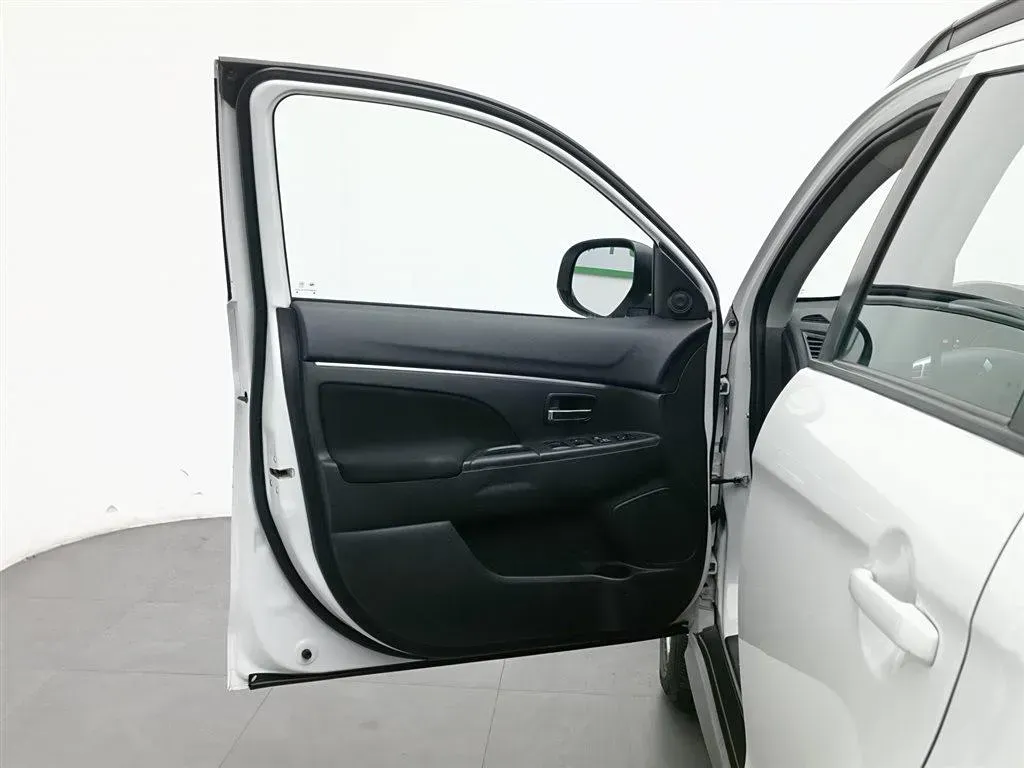 2013 Mitsubishi ASX 2.0L 167HP L4 5MT,autocango,china used car exporter,china ev exporter,chinese used car exporter,chinese used ev exporter