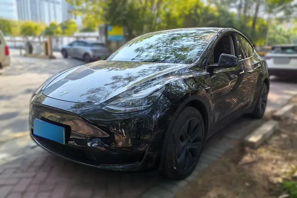 2023 Tesla Model Y BEV 60KWH