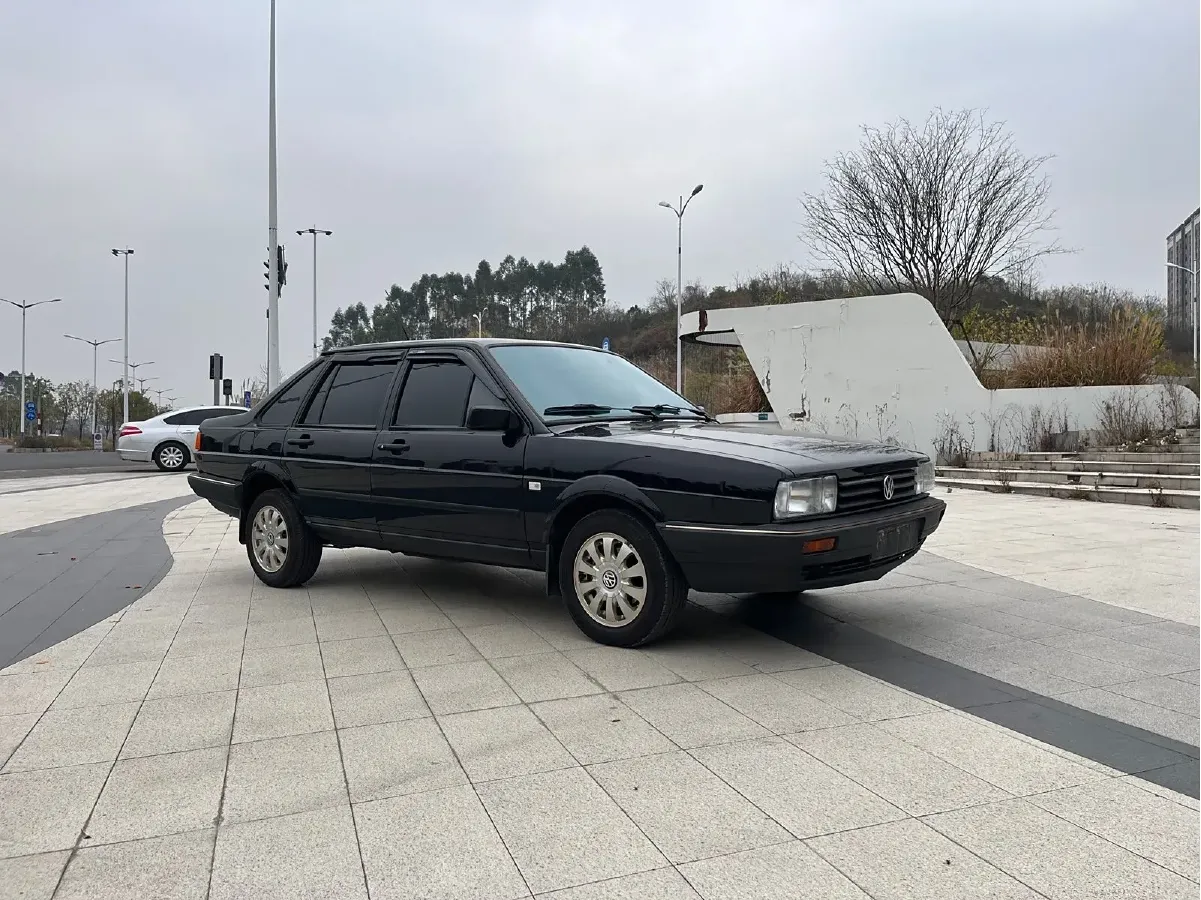 2004 Volkswagen Santana Classic 1.6L 87HP L4 5MT,autocango,china used car exporter,china ev exporter,chinese used car exporter,chinese used ev exporter