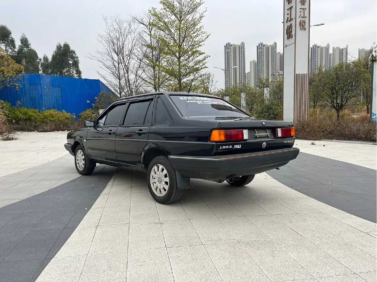 2004 Volkswagen Santana Classic 1.6L 87HP L4 5MT,autocango,china used car exporter,china ev exporter,chinese used car exporter,chinese used ev exporter