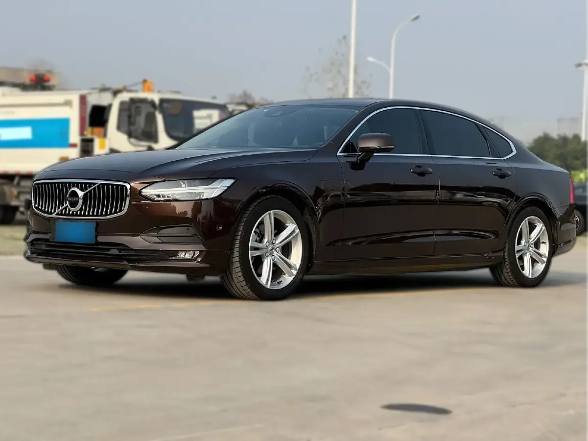 2017 Volvo S90 2.0T 190HP L4 8AT
