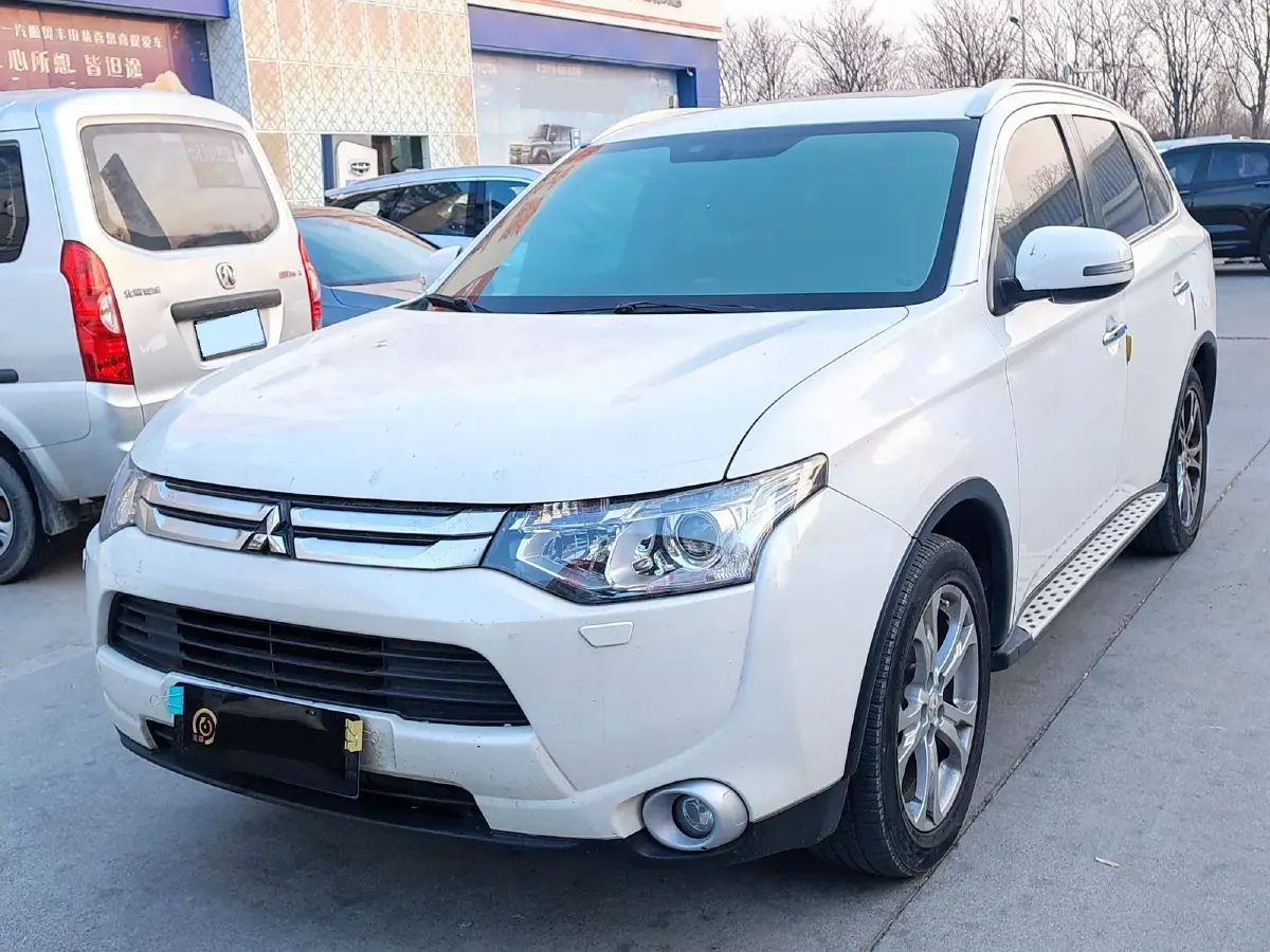 2014 Mitsubishi Outlander 2.4L 169HP L4 CVT