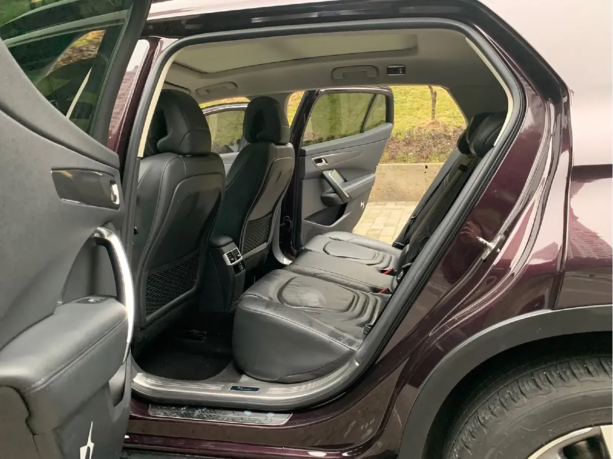 2017 DS 6 1.6T 167HP L4 6AT,autocango,china used car exporter,china ev exporter,chinese used car exporter,chinese used ev exporter