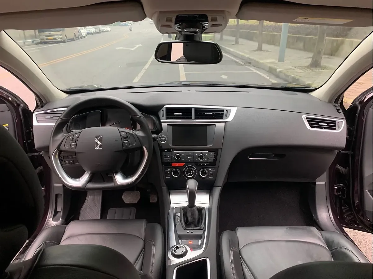 2017 DS 6 1.6T 167HP L4 6AT,autocango,china used car exporter,china ev exporter,chinese used car exporter,chinese used ev exporter