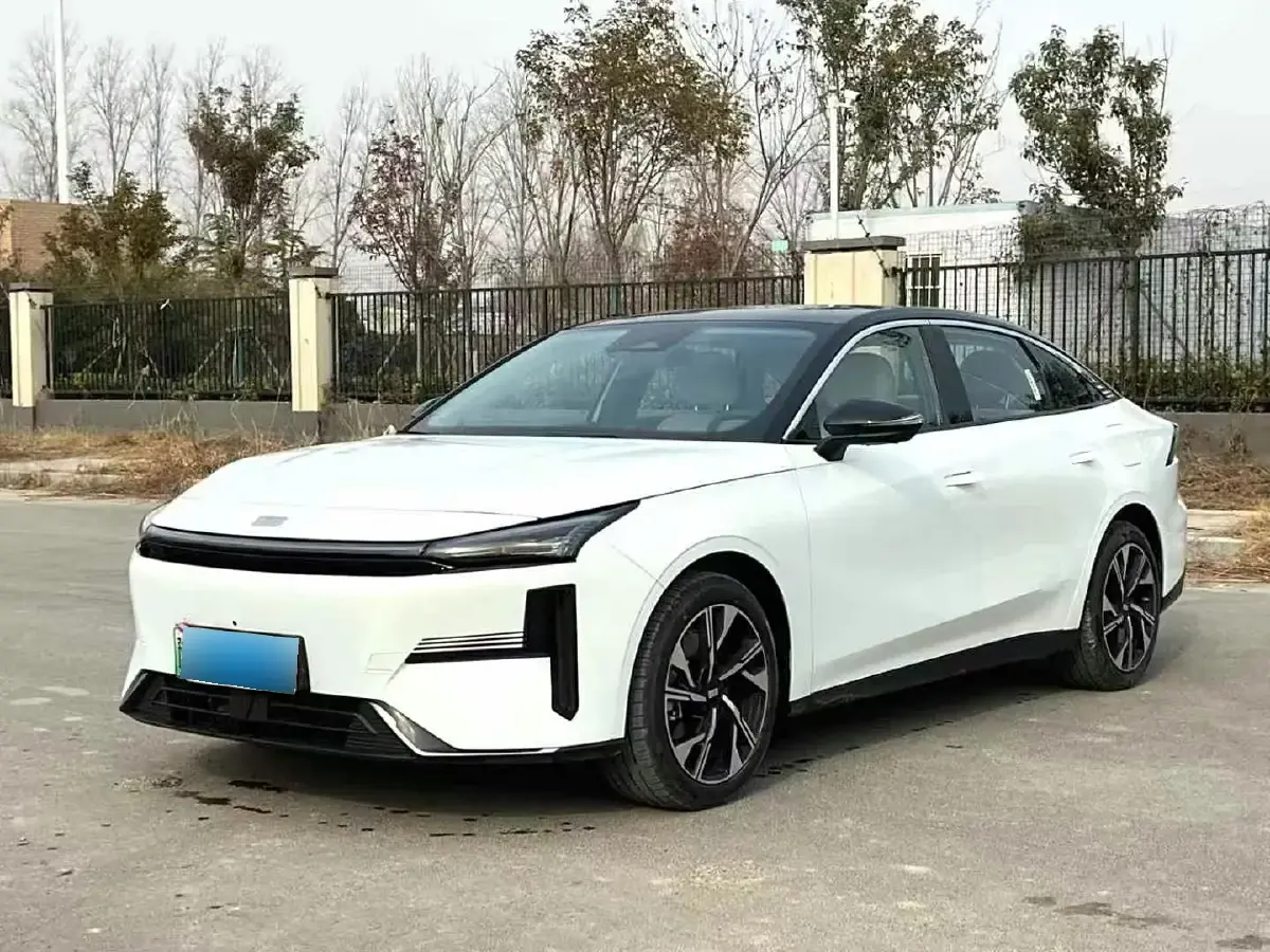 2023 Geely Galaxy L6 1.5T 163HP L4 3DHT PHEV