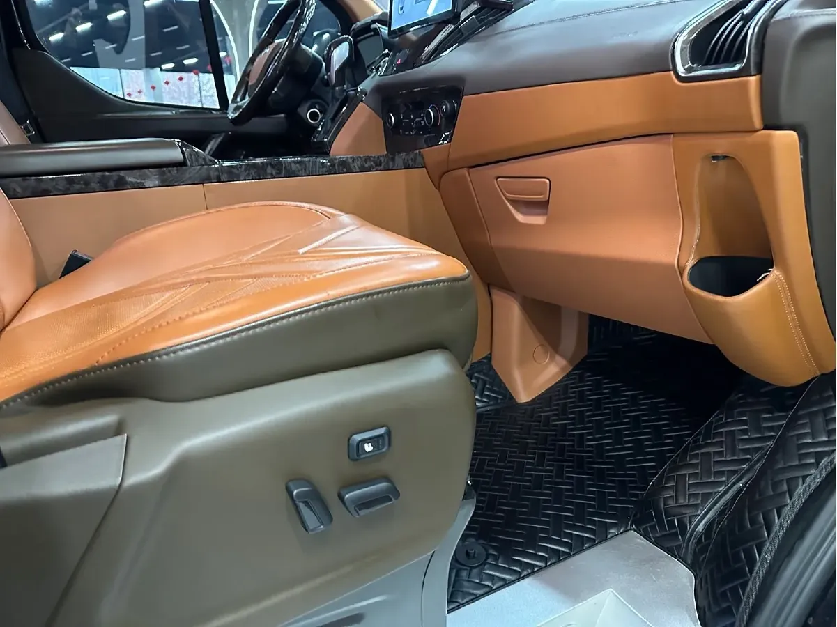 2023 JunTian HeiWuShi Youth 2.0T 220HP L4 9AT,autocango,china used car exporter,china ev exporter,chinese used car exporter,chinese used ev exporter