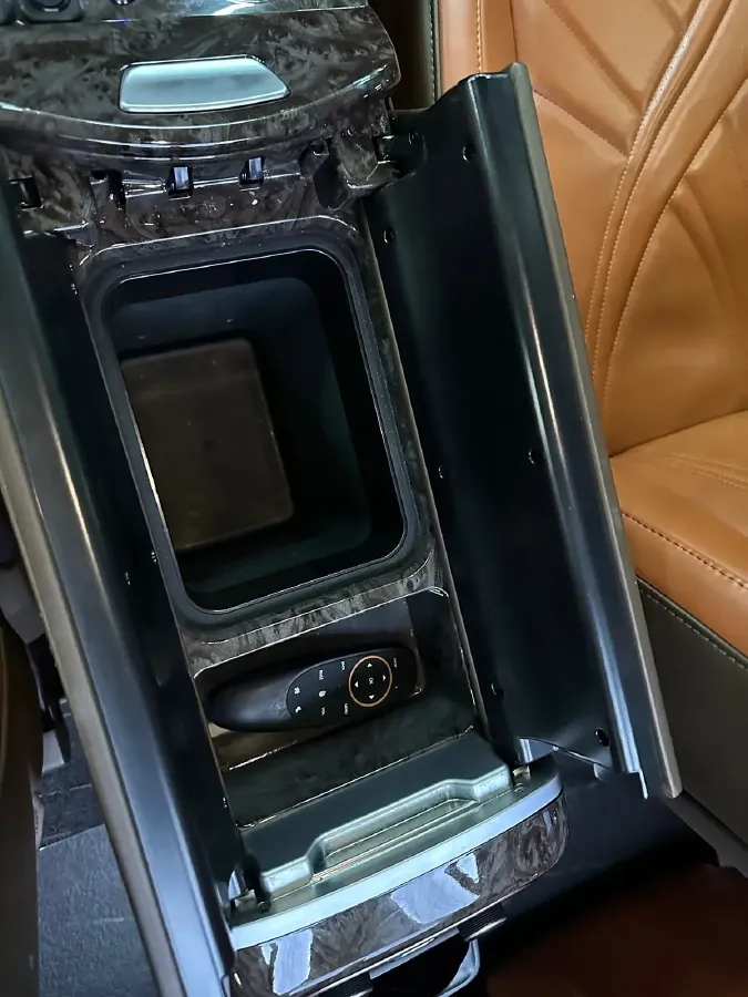 2023 JunTian HeiWuShi Youth 2.0T 220HP L4 9AT,autocango,china used car exporter,china ev exporter,chinese used car exporter,chinese used ev exporter