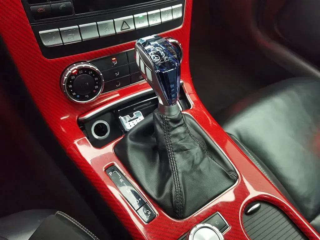 2011 Mercedes-Benz SLK Class 1.8T 184HP L4 7AT,autocango,china used car exporter,china ev exporter,chinese used car exporter,chinese used ev exporter