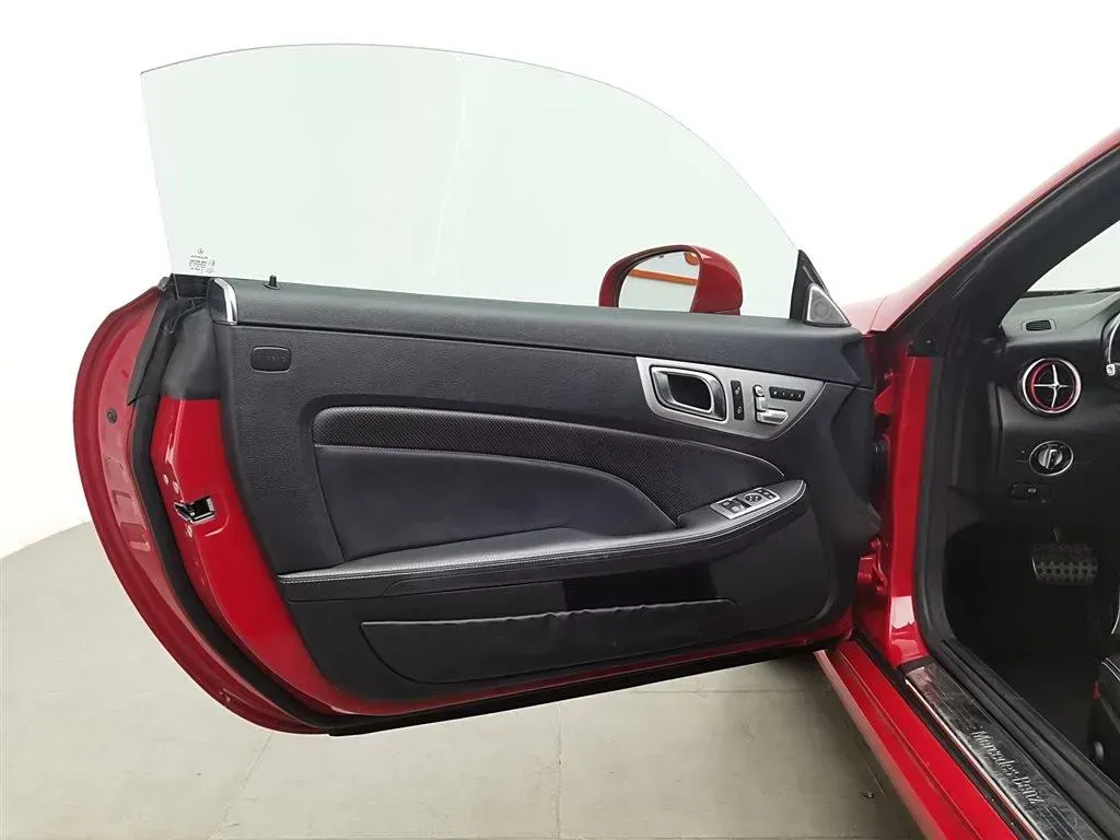 2011 Mercedes-Benz SLK Class 1.8T 184HP L4 7AT,autocango,china used car exporter,china ev exporter,chinese used car exporter,chinese used ev exporter