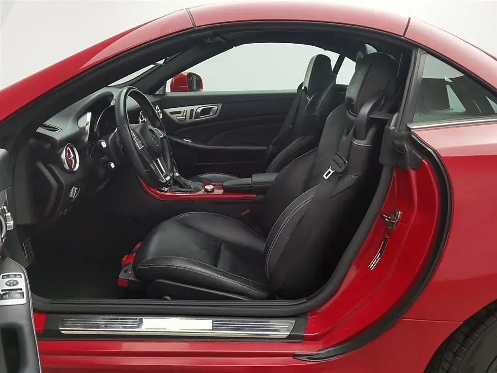 2011 Mercedes-Benz SLK Class 1.8T 184HP L4 7AT,autocango,china used car exporter,china ev exporter,chinese used car exporter,chinese used ev exporter