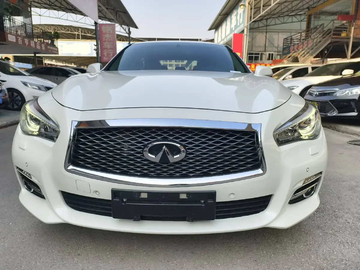 2016 Infiniti Q50L 2.0T 211HP L4 7AT