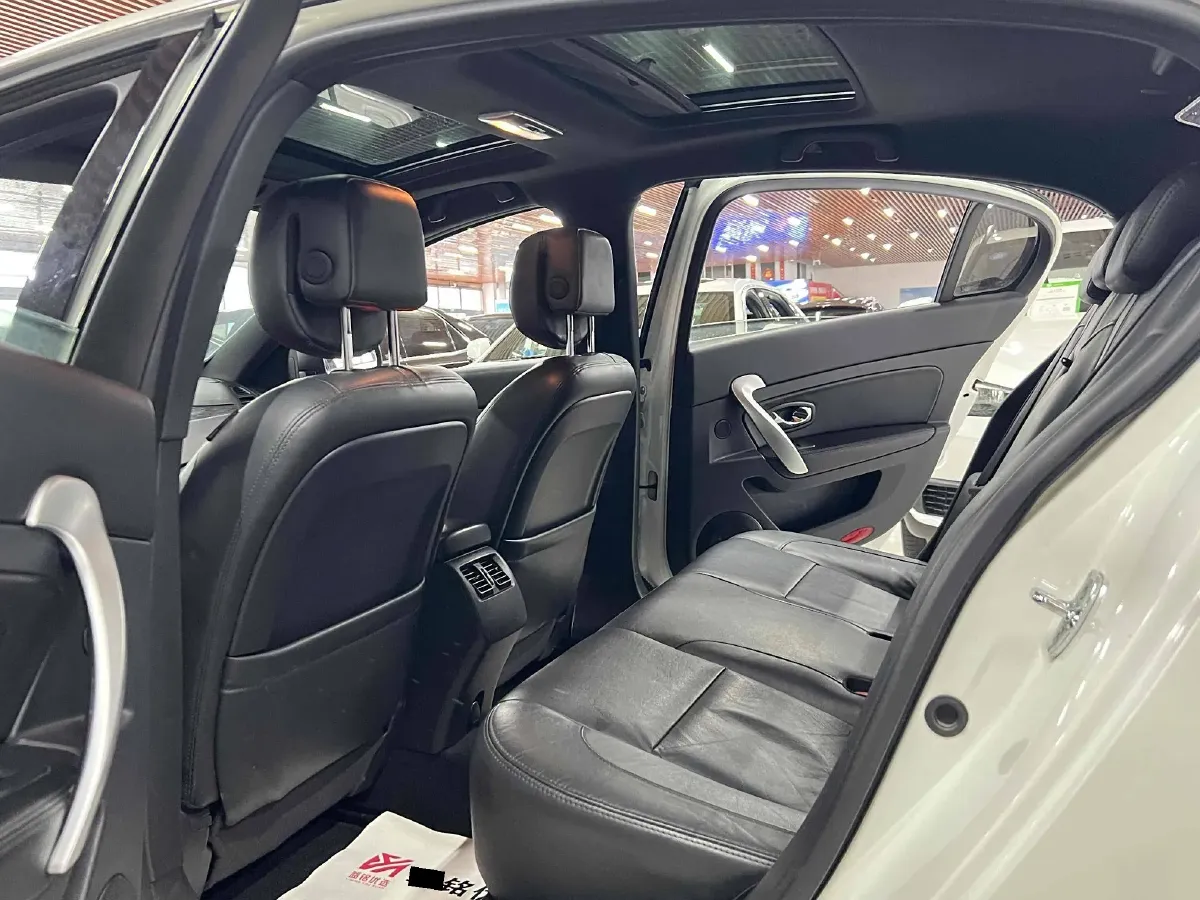 2015 Renault Latitude 2.0L 139HP L4 CVT,autocango,china used car exporter,china ev exporter,chinese used car exporter,chinese used ev exporter