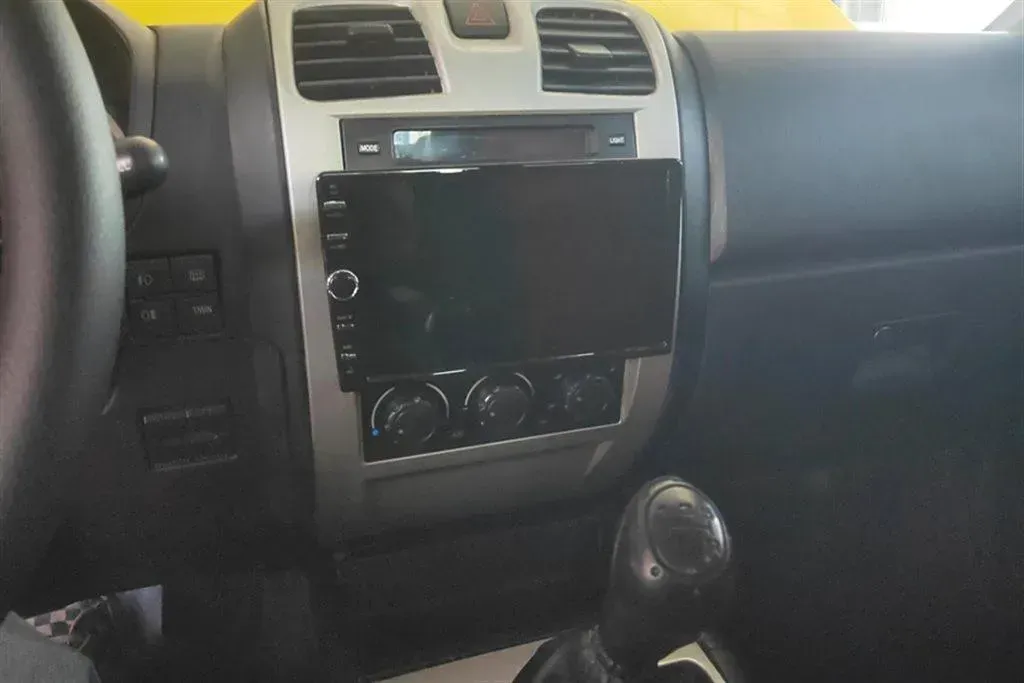 2013 Landwind X9 2.0T 122HP L4 5MT,autocango,china used car exporter,china ev exporter,chinese used car exporter,chinese used ev exporter