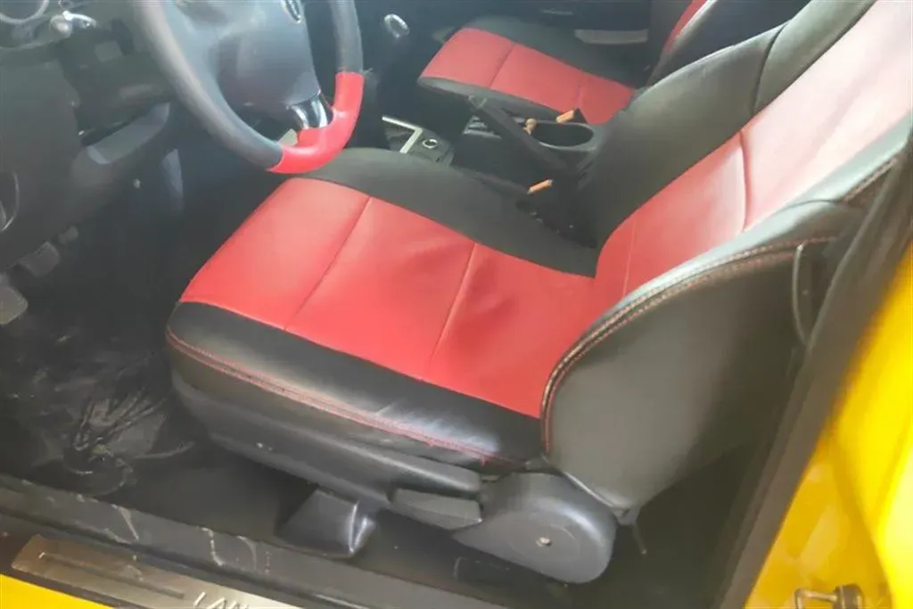 2013 Landwind X9 2.0T 122HP L4 5MT,autocango,china used car exporter,china ev exporter,chinese used car exporter,chinese used ev exporter