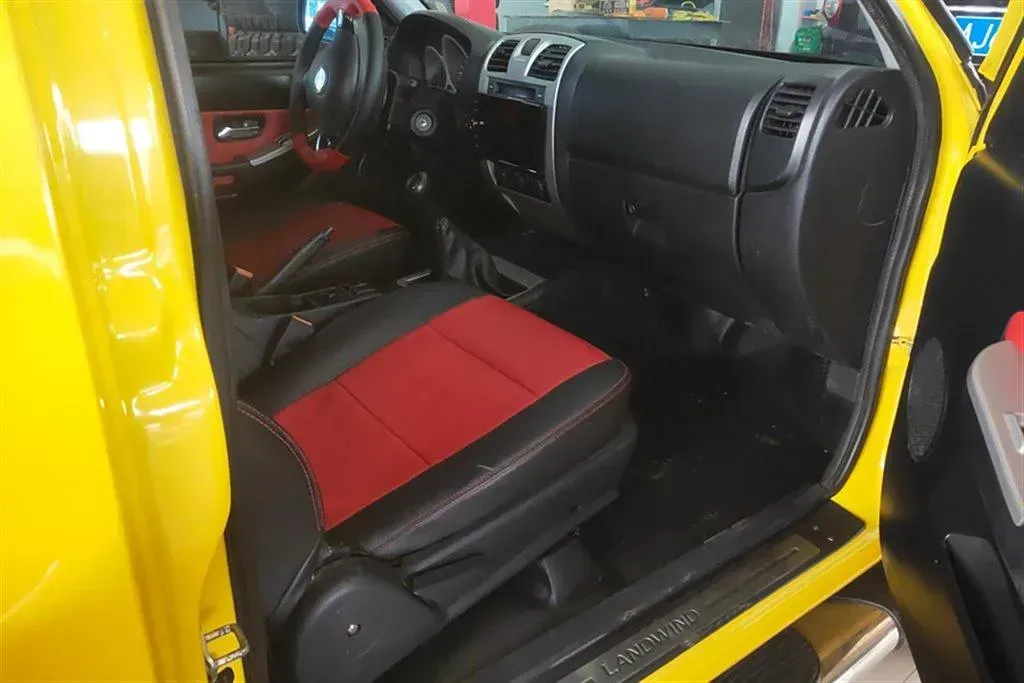 2013 Landwind X9 2.0T 122HP L4 5MT,autocango,china used car exporter,china ev exporter,chinese used car exporter,chinese used ev exporter