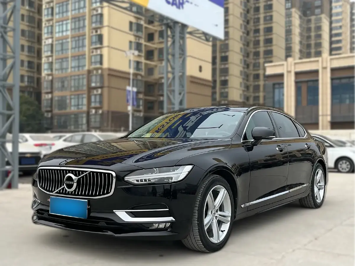 2018 Volvo S90 2.0T 254HP L4 8AT