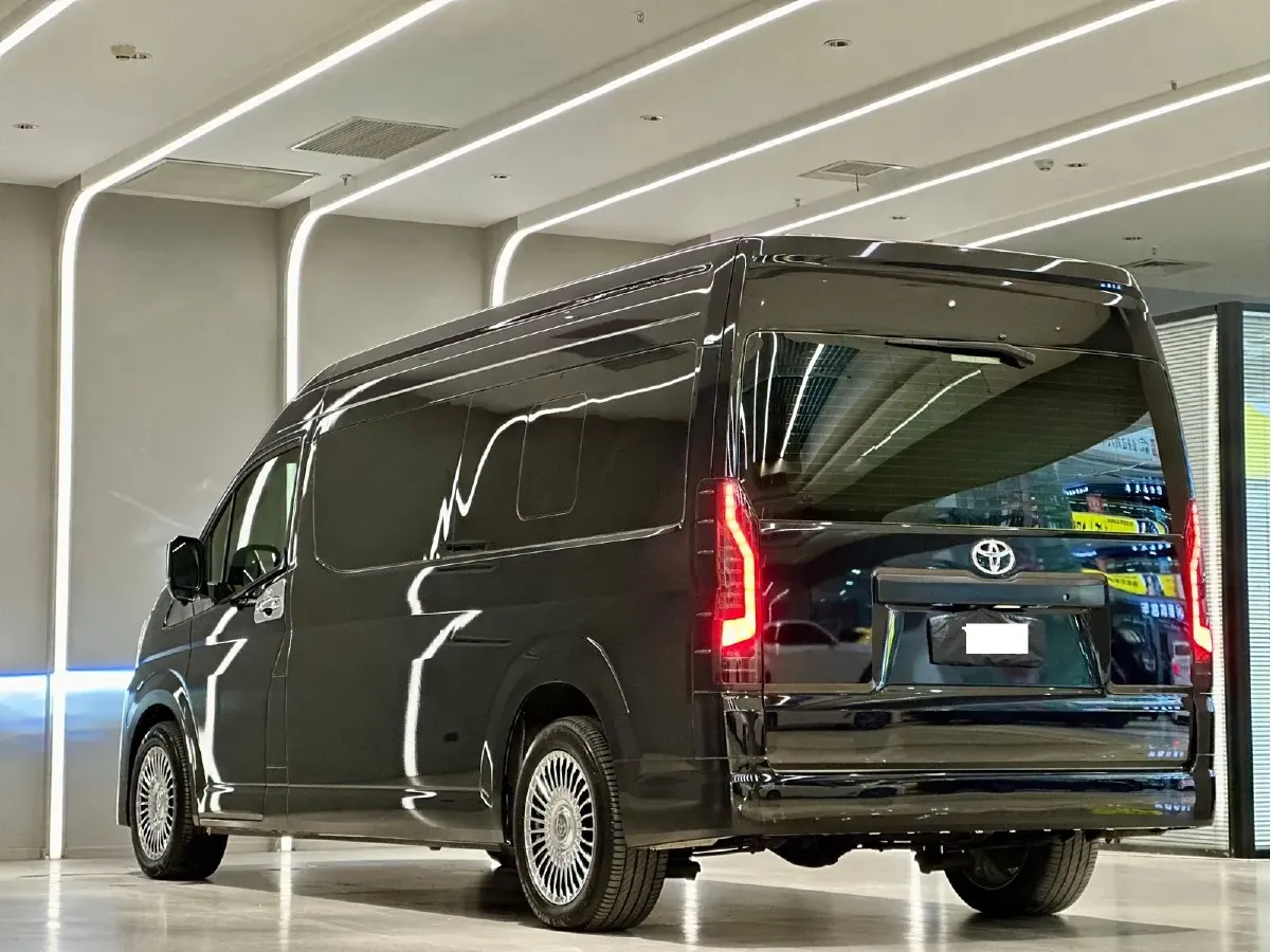 2011 Toyota Hiace 2.7L 154HP L4 4AT,autocango,china used car exporter,china ev exporter,chinese used car exporter,chinese used ev exporter