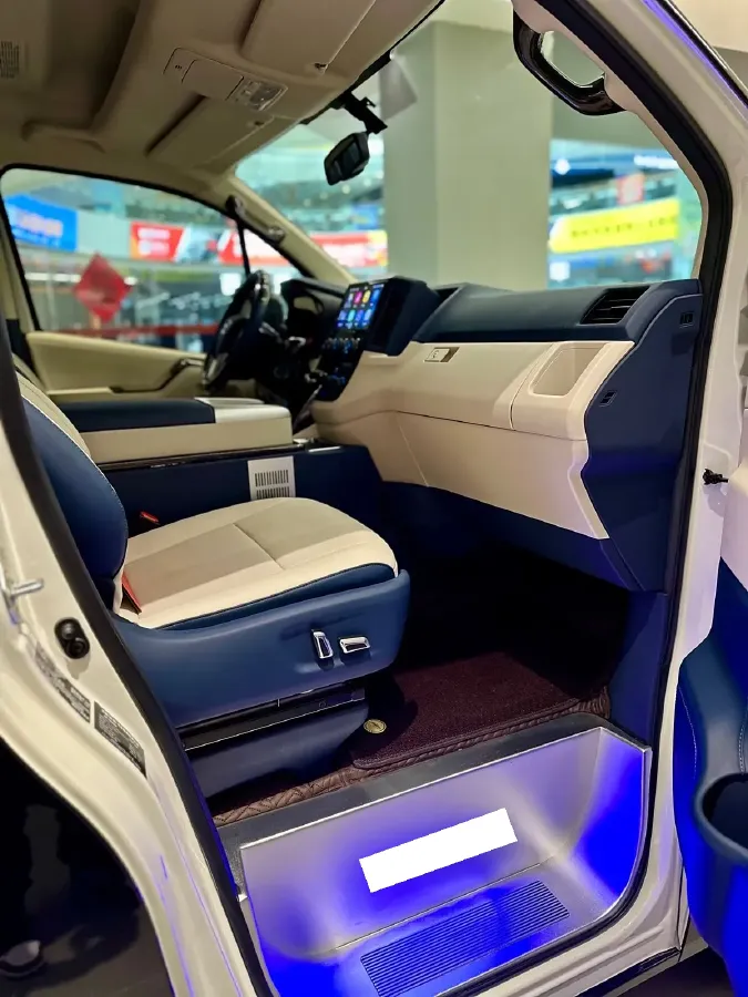 2011 Toyota Hiace 2.7L 154HP L4 4AT,autocango,china used car exporter,china ev exporter,chinese used car exporter,chinese used ev exporter