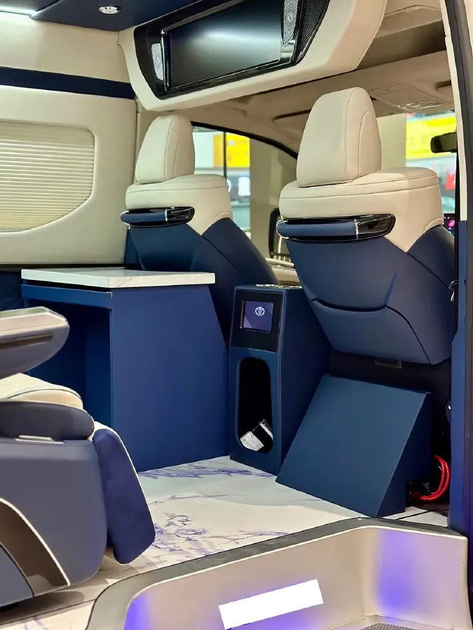 2011 Toyota Hiace 2.7L 154HP L4 4AT,autocango,china used car exporter,china ev exporter,chinese used car exporter,chinese used ev exporter