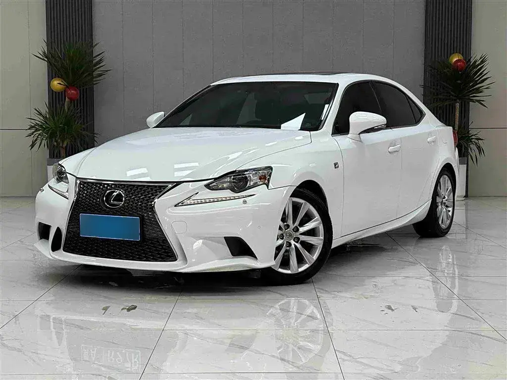 2015 Lexus IS 2.0T 245HP L4 8AT