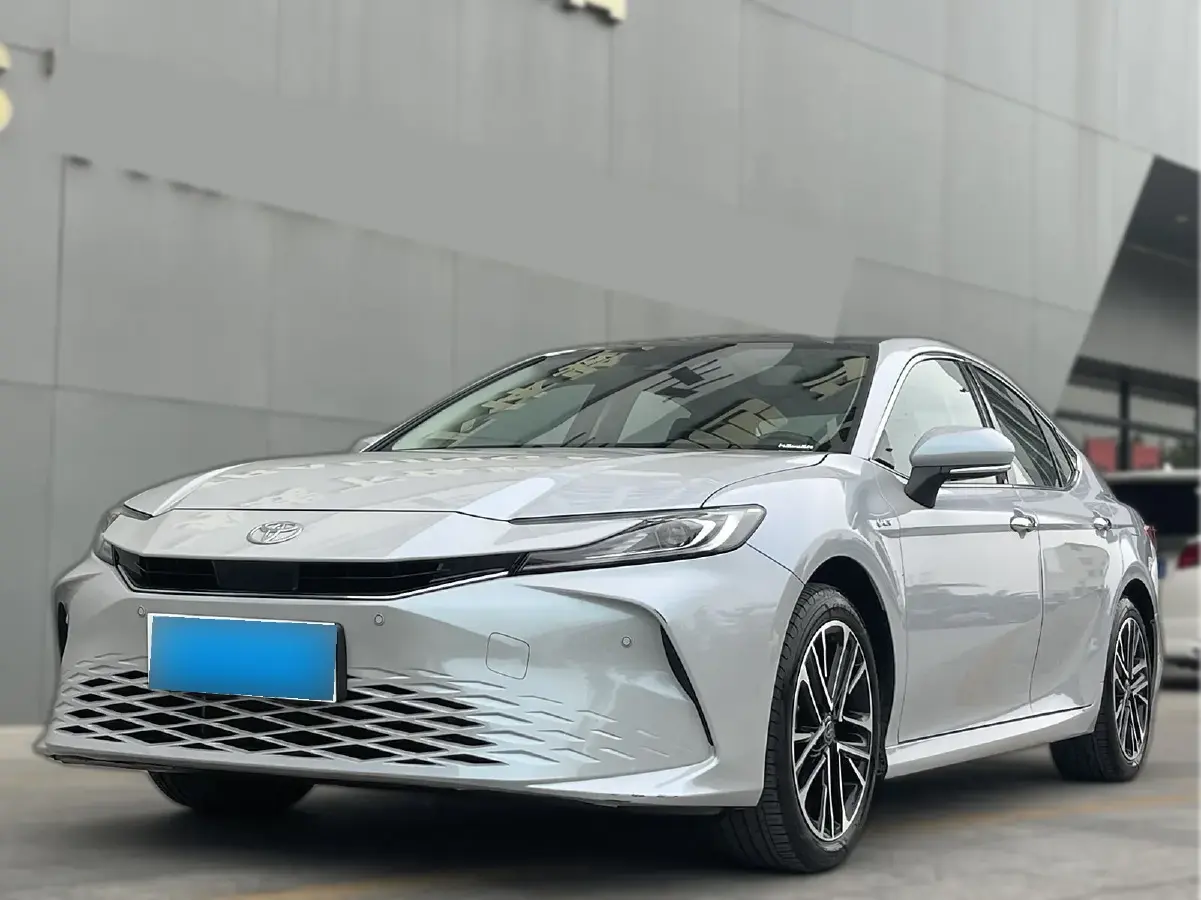 2024 Toyota Camry 2.5L 185HP L4 E-CVT Hybrid