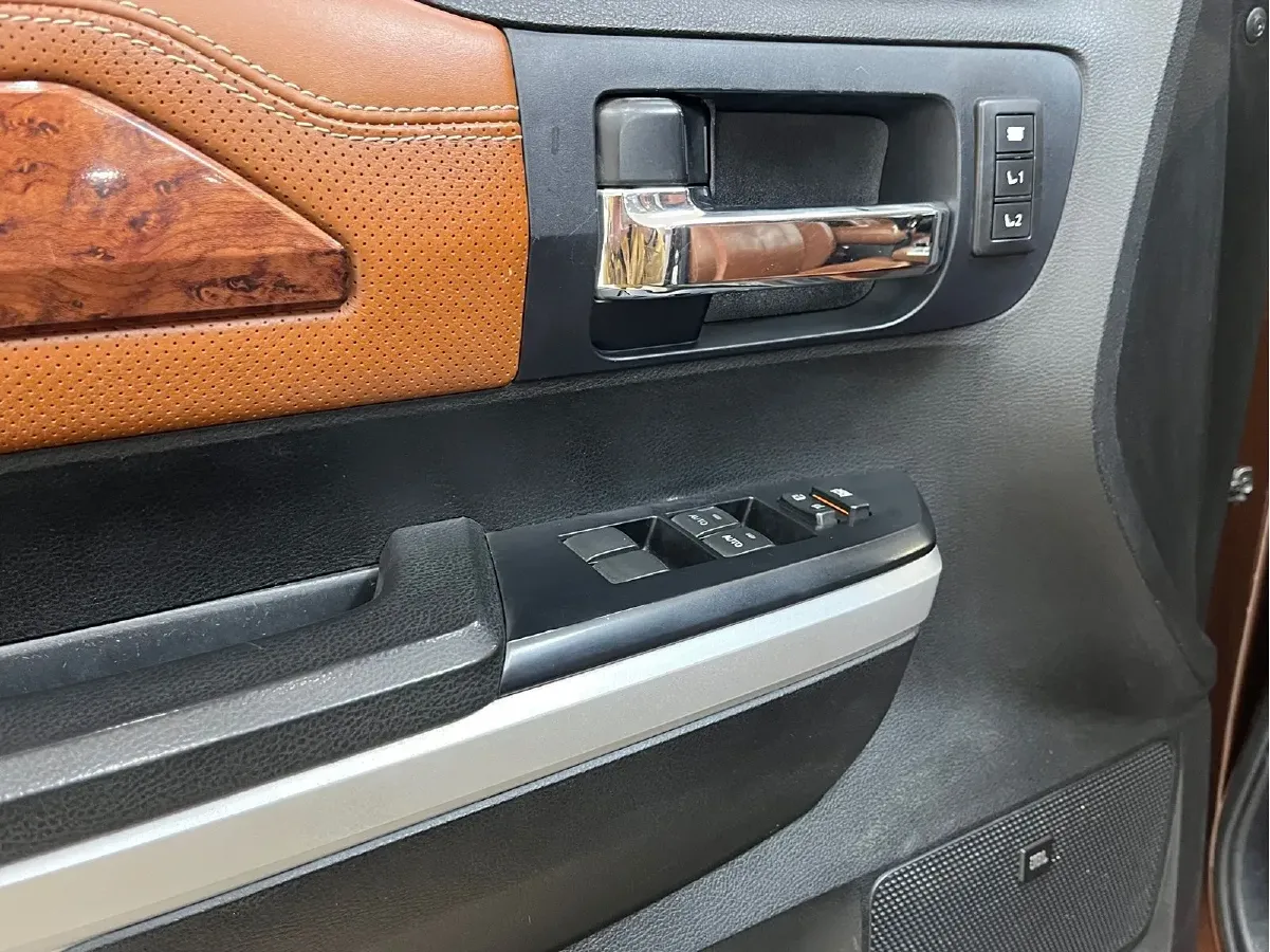 2014 Toyota Tundra 5.7L 386HP V8 6AT,autocango,china used car exporter,china ev exporter,chinese used car exporter,chinese used ev exporter