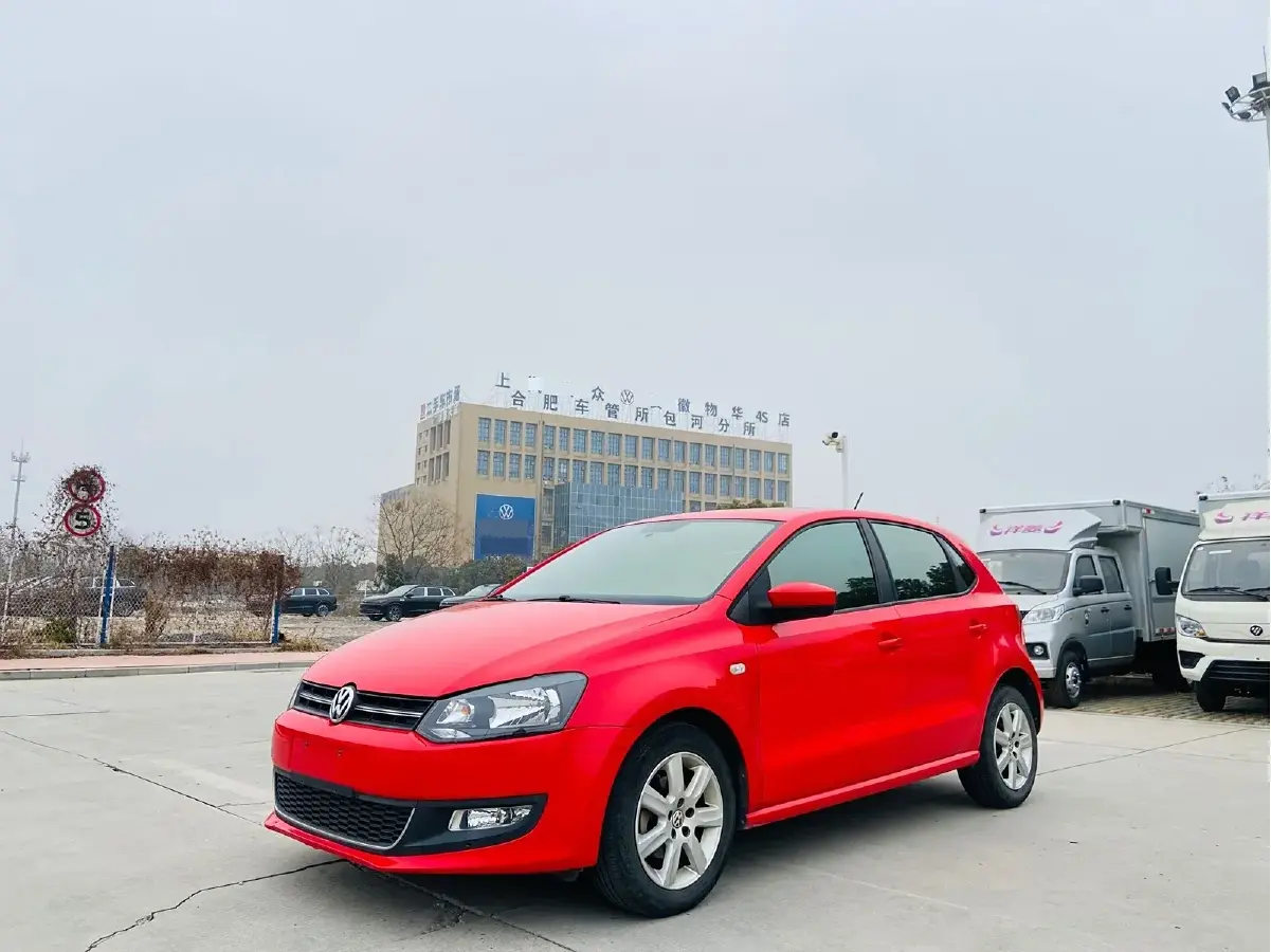 2013 Volkswagen Polo 1.6L 105HP L4 6AT