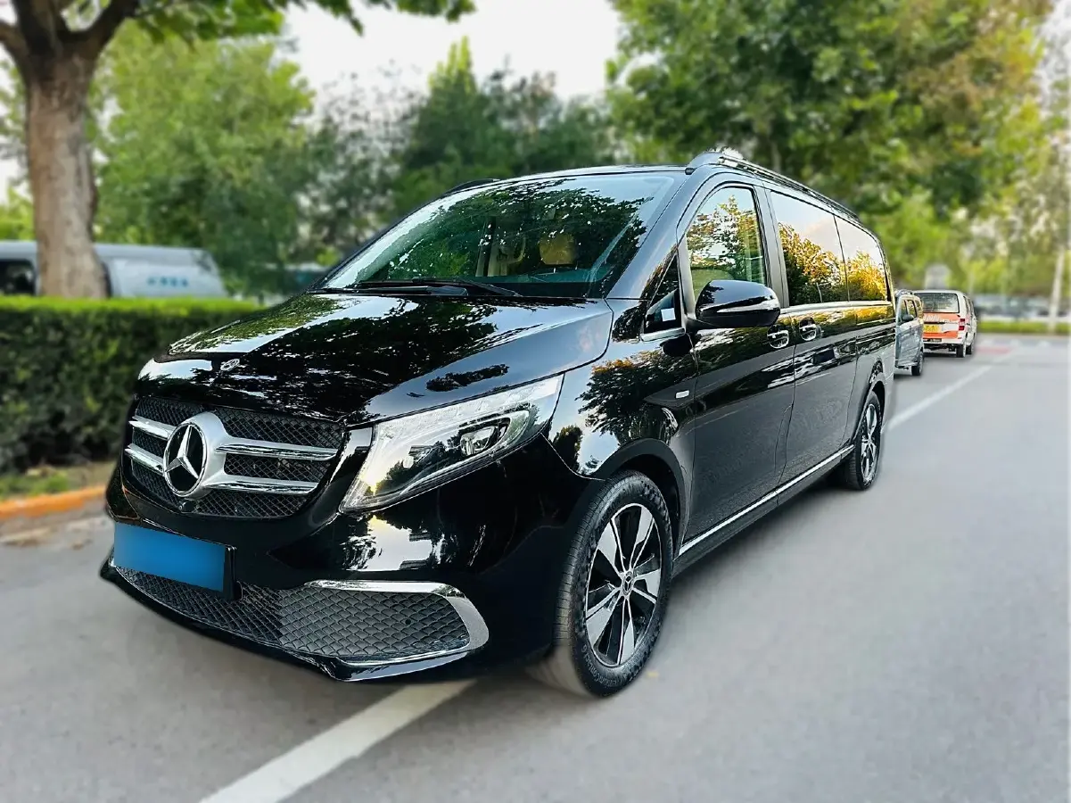 2022 Mercedes-Benz V Class 2.0T 211HP L4 9AT