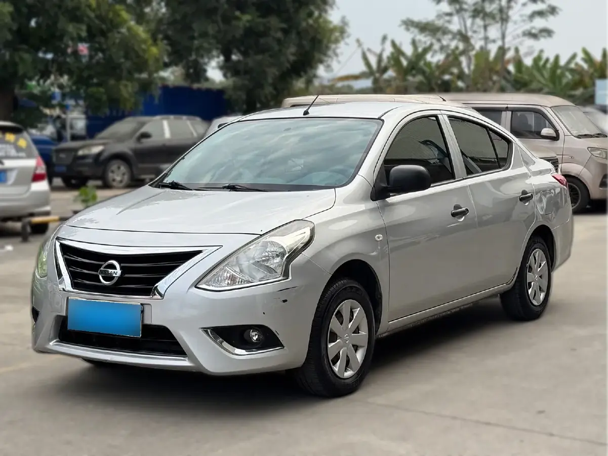 2015 Nissan Sunny 1.5L 112HP L4 5MT
