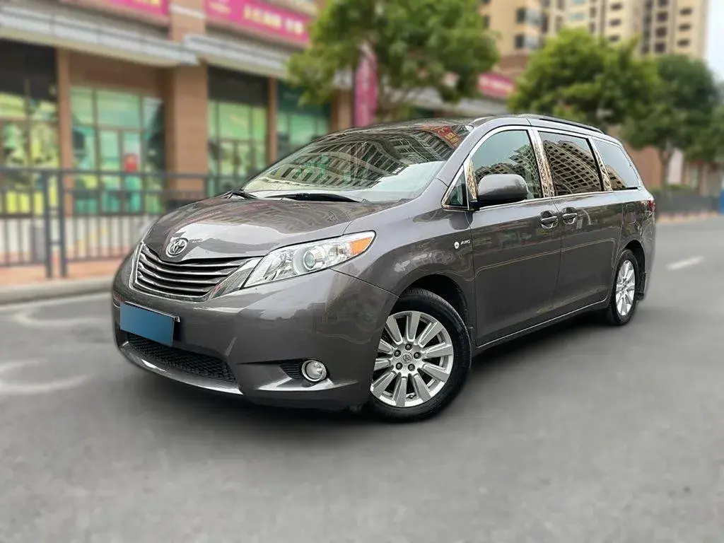 2015 Toyota Sienna 3.5L 269HP V6 6AT